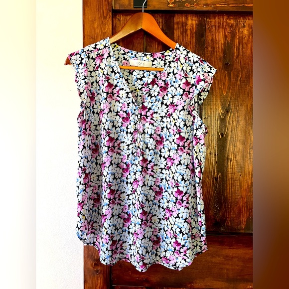 LOFT floral top - Picture 1 of 3